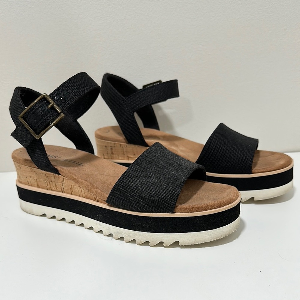 Women's Black Platform Sandals